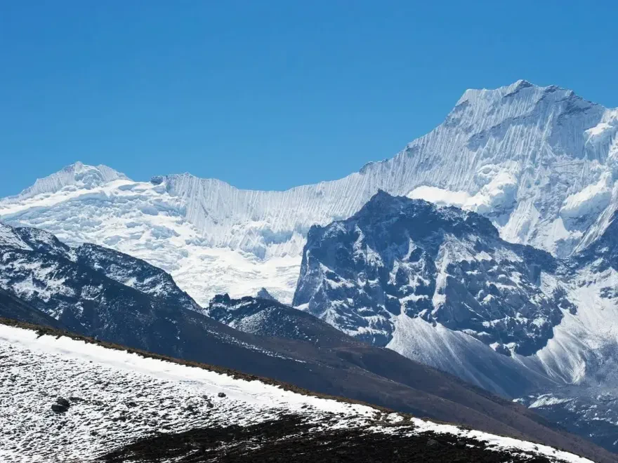 Amphu-Labtsa & Honku Valley Trekking